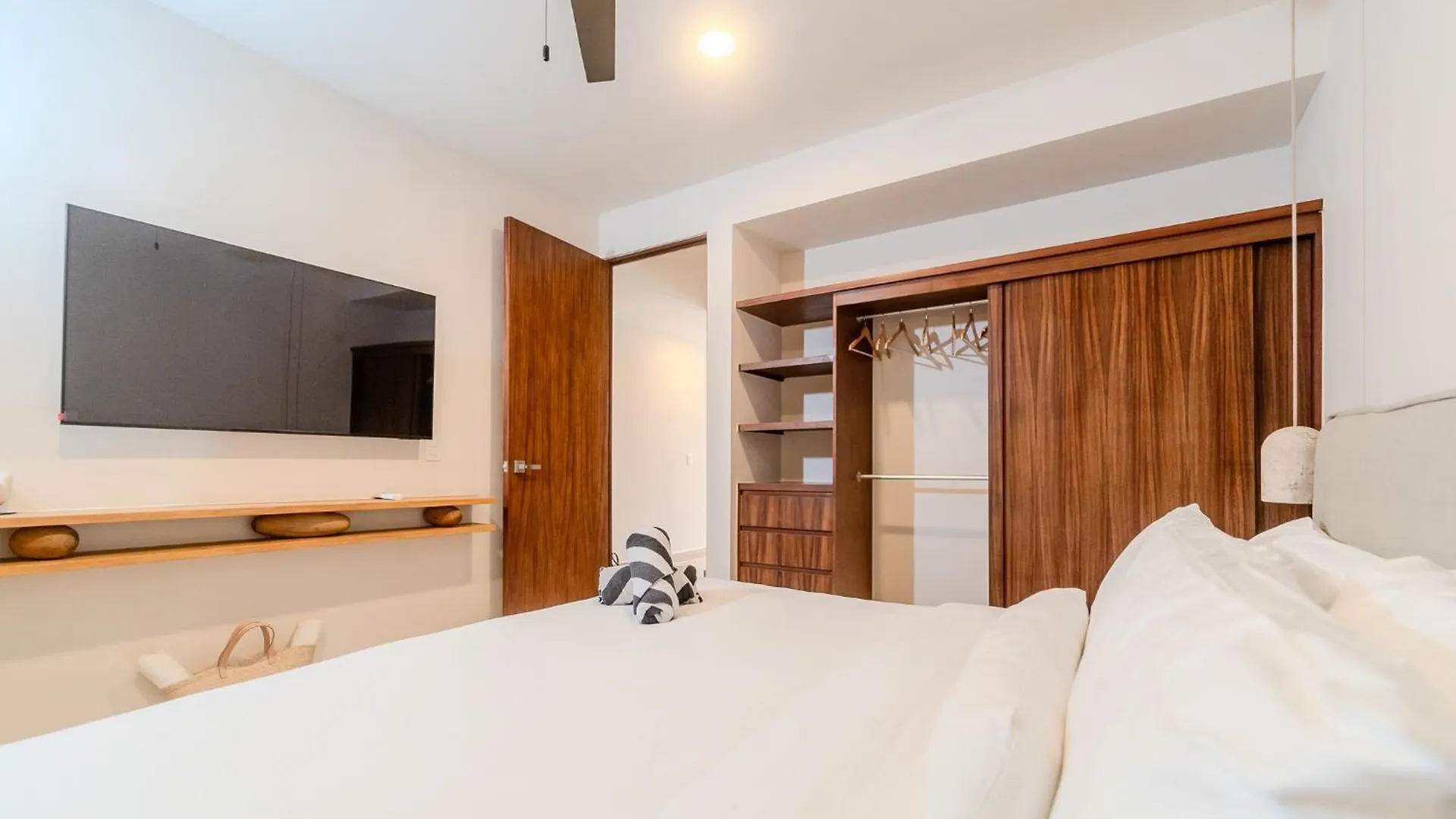 Apartment Luxury Jungle Condos By Casago